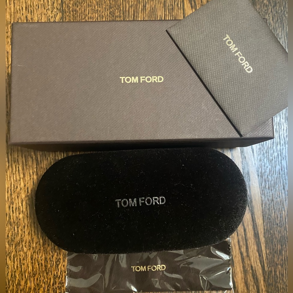 TOM FORD velvet sunglasses case